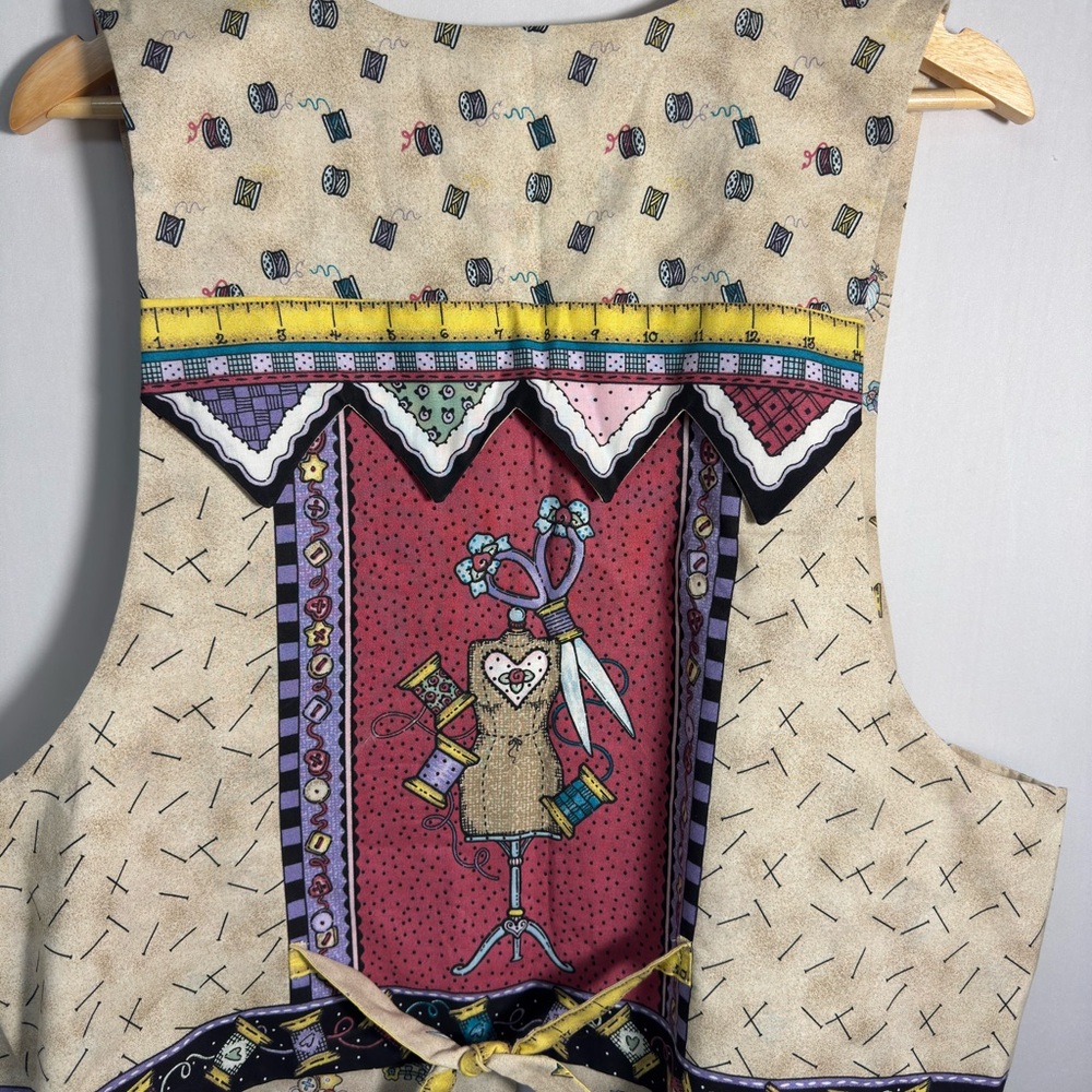 Vintage Artistic Vest with Heart and Scissors Motif Large - Picture 5 of 9